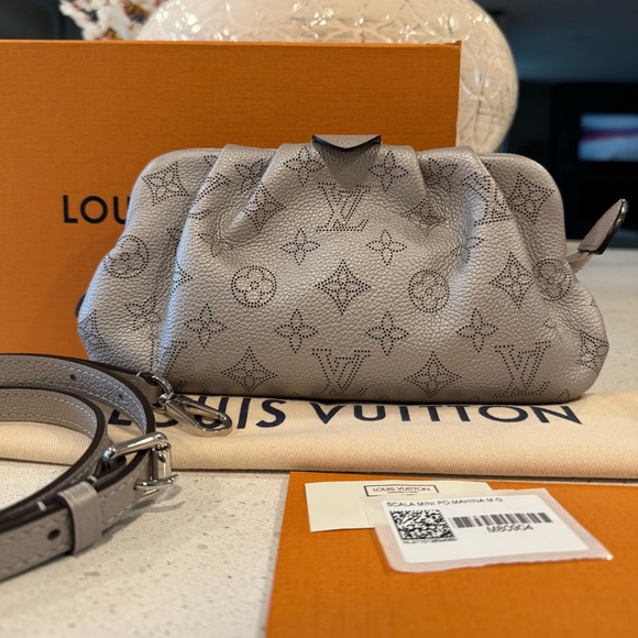 Louis Vuitton Mahina Scala Mini bag - Picture 2 of 7